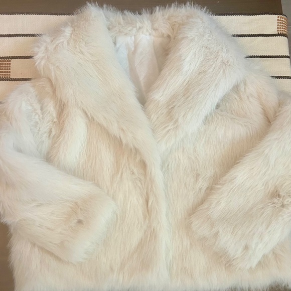 White faux fur coat - M - Picture 2 of 3